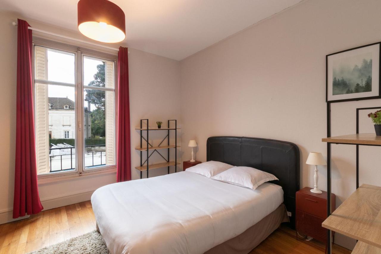 & Confort - Proche Centre-ville , Parking Appartement Tournus